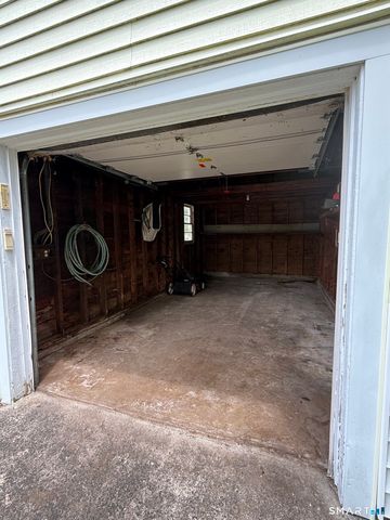 12 Swan Avenue, Wallingford, CT 06492
