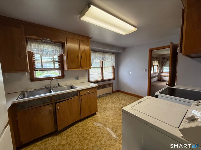12 Swan Avenue, Wallingford, CT 06492