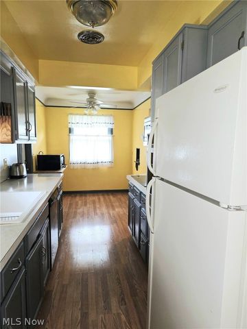 7623 Alan Pky, Middleburg Heights, OH 44130