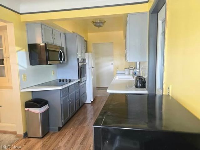 7623 Alan Pky, Middleburg Heights, OH 44130