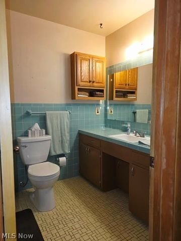 7623 Alan Pky, Middleburg Heights, OH 44130