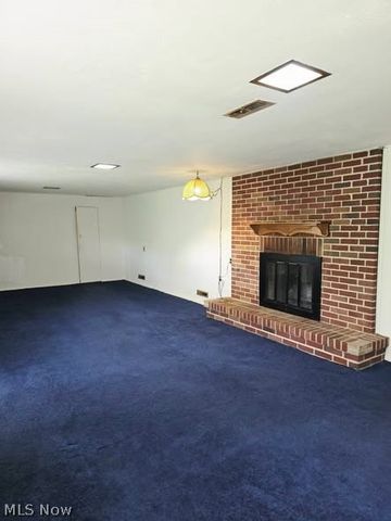 7623 Alan Pky, Middleburg Heights, OH 44130