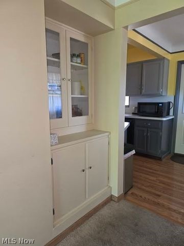 7623 Alan Pky, Middleburg Heights, OH 44130