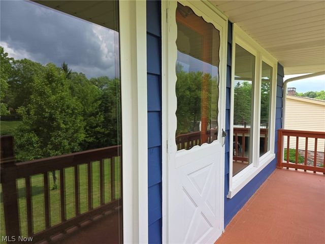 7623 Alan Pky, Middleburg Heights, OH 44130