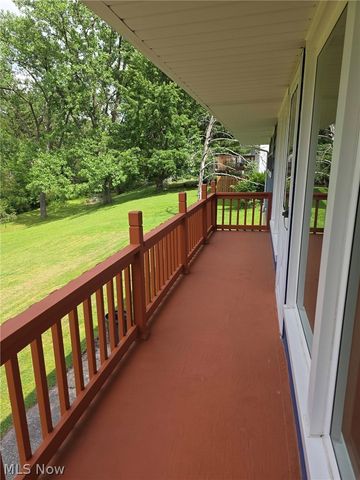 7623 Alan Pky, Middleburg Heights, OH 44130