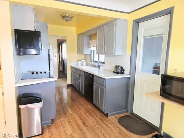 7623 Alan Pky, Middleburg Heights, OH 44130