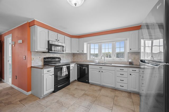 107 County Farm Cross Road, Dover, NH 03820