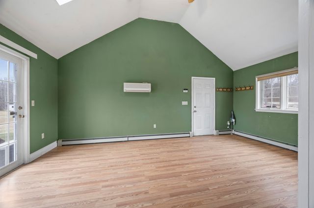 107 County Farm Cross Road, Dover, NH 03820