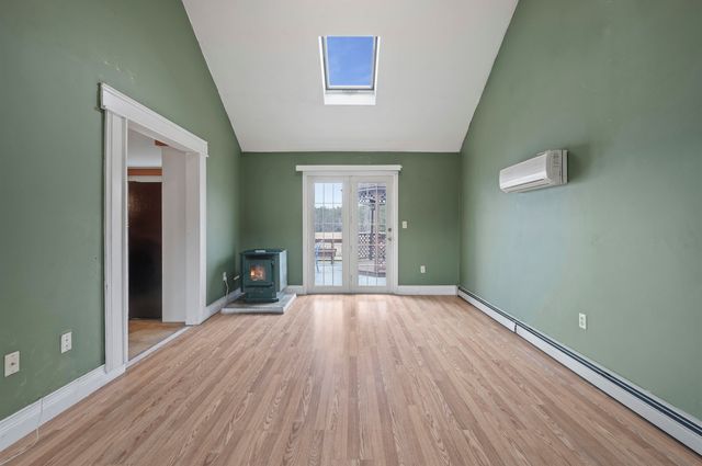 107 County Farm Cross Road, Dover, NH 03820