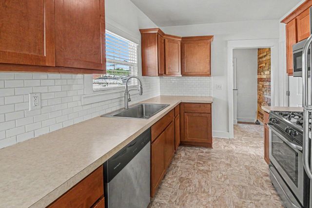 735 Eleanor Street Ne, City Of Grand Rapids, MI 49505