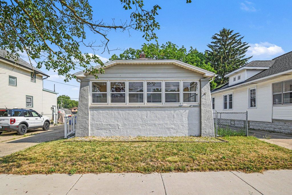 735 Eleanor Street Ne, City Of Grand Rapids, MI 49505