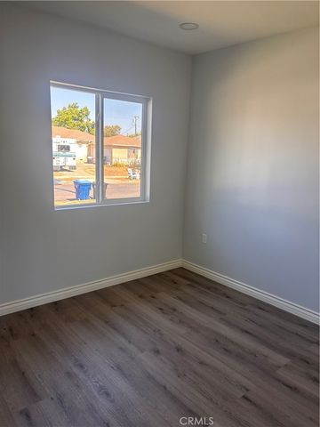 10133 Kester, San Fernando, CA 91345