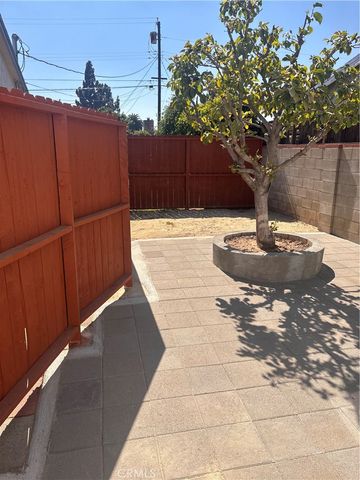 10133 Kester, San Fernando, CA 91345