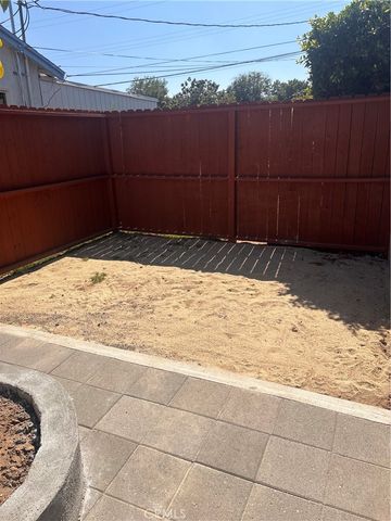 10133 Kester, San Fernando, CA 91345