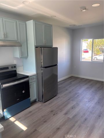 10133 Kester, San Fernando, CA 91345