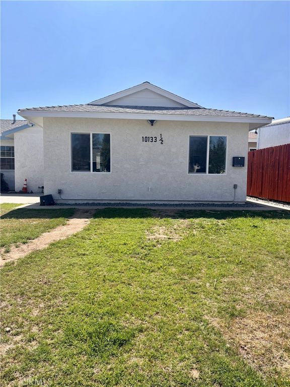 10133 Kester, San Fernando, CA 91345