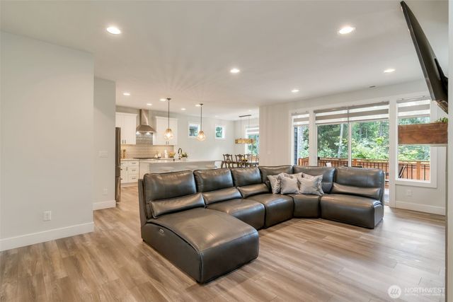 22425 285th st, Maple Valley, WA 98038