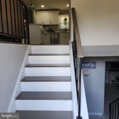 309 OAKLAND AVE, Bellmawr, NJ 08031