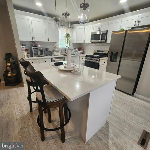 309 OAKLAND AVE, Bellmawr, NJ 08031