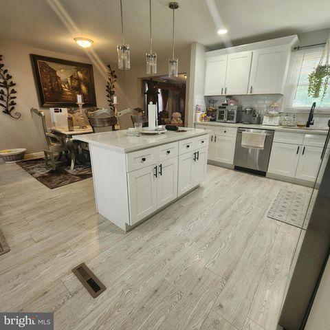 309 OAKLAND AVE, Bellmawr, NJ 08031