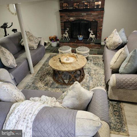 309 OAKLAND AVE, Bellmawr, NJ 08031