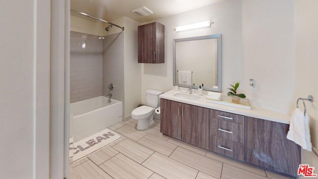 950 E 3rd Street 1229, Los Angeles, CA 90013