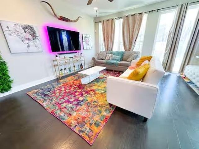 807 E 16th ST B, Austin, TX 78702