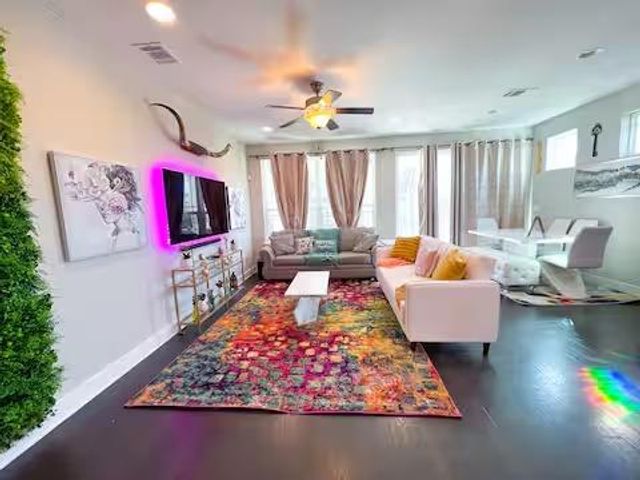 807 E 16th ST B, Austin, TX 78702