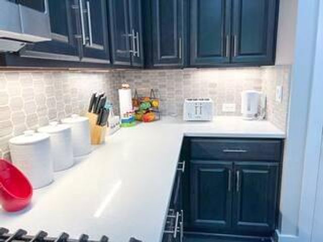 807 E 16th ST B, Austin, TX 78702