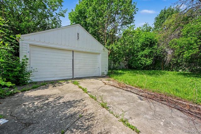 15224 Rossini Drive, Detroit, MI 48205