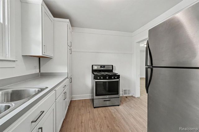 15224 Rossini Drive, Detroit, MI 48205