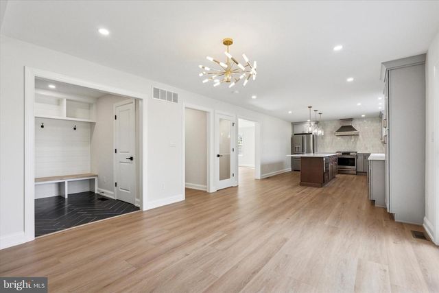 896 CONESTOGA RD, Berwyn, PA 19312