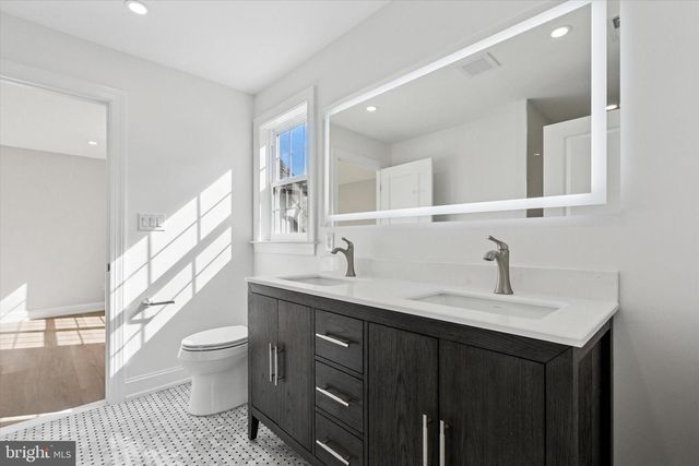 896 CONESTOGA RD, Berwyn, PA 19312