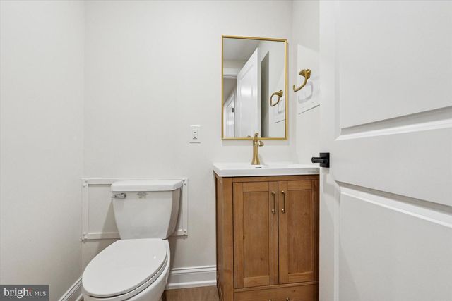 896 CONESTOGA RD, Berwyn, PA 19312