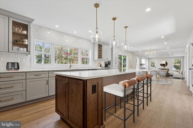 896 CONESTOGA RD, Berwyn, PA 19312