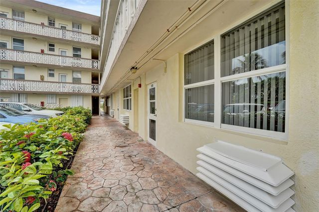 1936 S Ocean 20D, Hallandale Beach, FL 33009