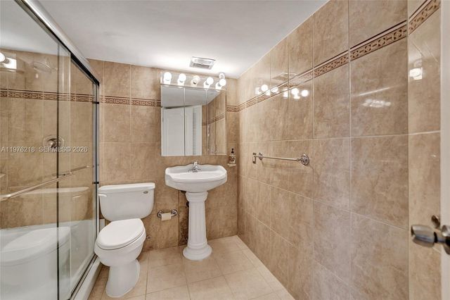 1936 S Ocean 20D, Hallandale Beach, FL 33009