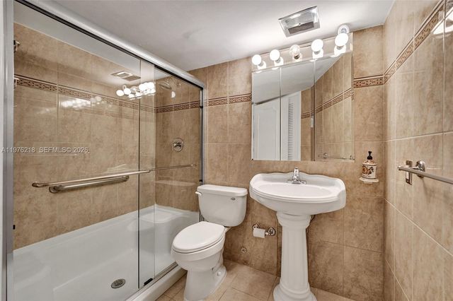 1936 S Ocean 20D, Hallandale Beach, FL 33009