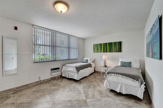 1936 S Ocean 20D, Hallandale Beach, FL 33009