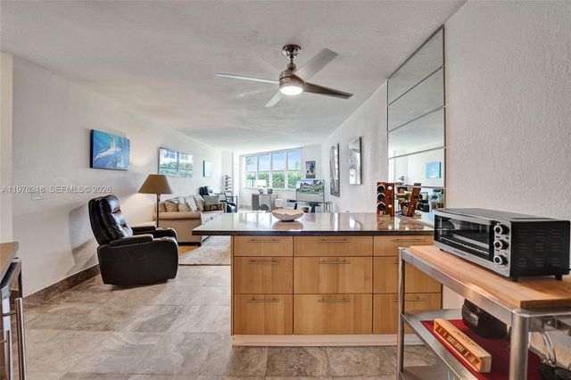 1936 S Ocean 20D, Hallandale Beach, FL 33009