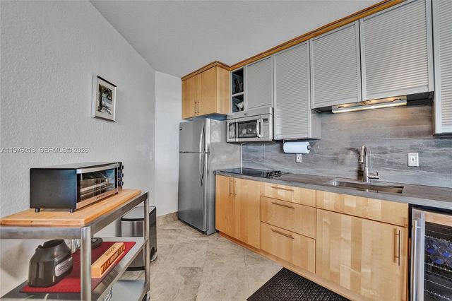 1936 S Ocean 20D, Hallandale Beach, FL 33009