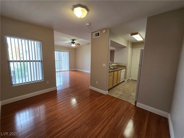 8000 West BADURA Avenue 2135, Las Vegas, NV 89113