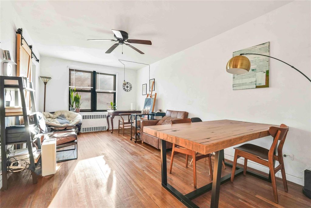 150-11 72nd Road 1k, Flushing, NY 11367