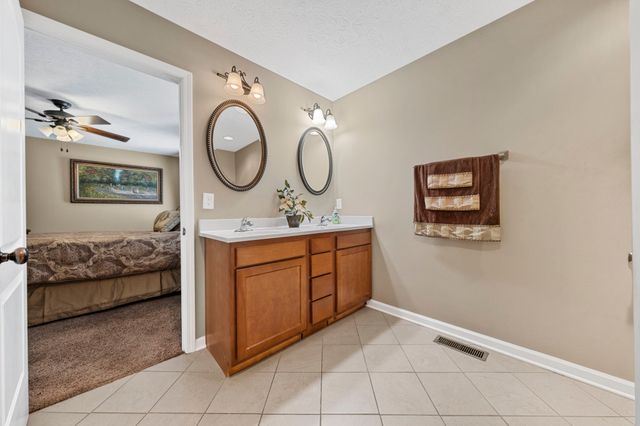 2843 Tumbleweed Trail Ave, Bowling Green, KY 42101