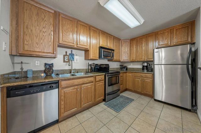 1845 Bayview Heights 99, San Diego, CA 92105