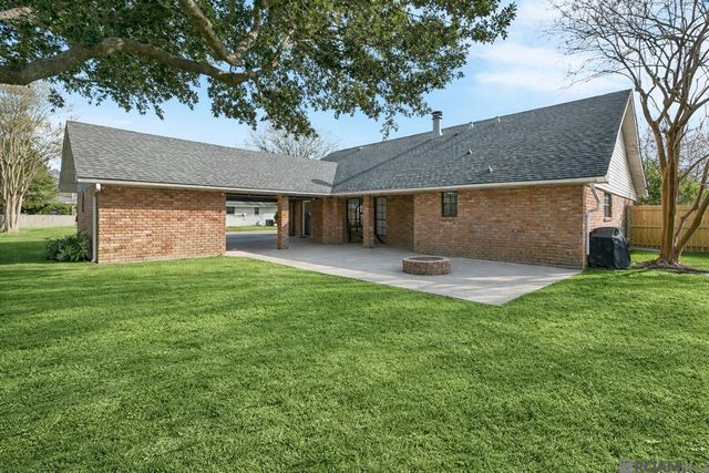 2113 Alice St, Zachary, LA 70791