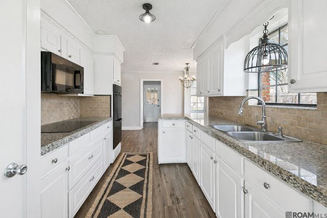 2113 Alice St, Zachary, LA 70791