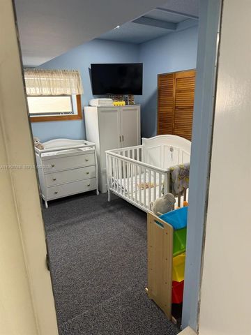 1041 SW 111th Ave, Pembroke Pines, FL 33025