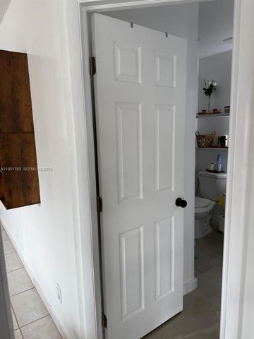 1041 SW 111th Ave, Pembroke Pines, FL 33025