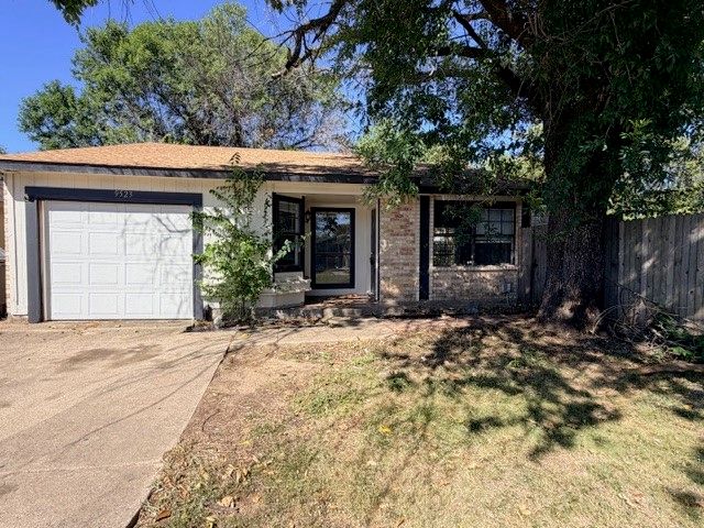 9523 Brewster Street, Dallas, TX 75227